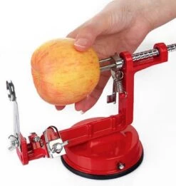 3-In-1 Appelmachine Rood - Appelboor, Appelschiller En Appelsnijder - Fruitsnijder - Groentesnijder - Klokhuis Verwijderaar - Fruitmachine - Keukenapparaat -AMEFA Winkel 1134x1200