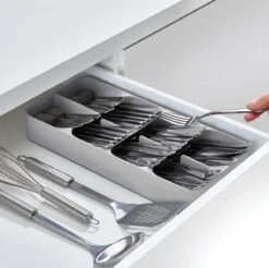 Joseph Joseph Bestekbak - 8-vaks - Sorteervakken -AMEFA Winkel 1200x1194 1