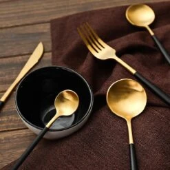 Timmers Trading Bestekset 6 Persoons - Gouden Bestek - Bestekset Goud 24 Delig - Vaatwasserbestendig 17 Timmers Trading Bestekset 6 Persoons - Gouden Bestek - Bestekset Goud 24 Delig - Vaatwasserbestendig -AMEFA Winkel 1200x1200 34