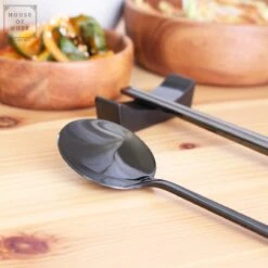 House Of Husk 1 Persoons Chopstick Set - 1 Paar Metalen Koreaanse Eetstokjes - Inclusief Eetlepel En Houder - RVS - Metaal - Eetstokjes - Koreaans - Vaatwasserbestendig - Sushi Chopsticks - Noodles - Zwart 10 House Of Husk 1 Persoons Chopstick Set - 1 Paar Metalen Koreaanse Eetstokjes - Inclusief Eetlepel En Houder - RVS - Metaal - Eetstokjes - Koreaans - Vaatwasserbestendig - Sushi Chopsticks - Noodles - Zwart -AMEFA Winkel 1200x1200 514