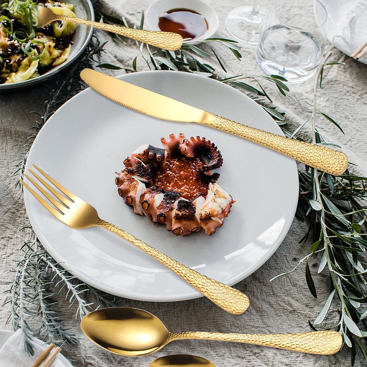 40-delige RVS Snakeskin Bestekset- Geschikt Voor8-personen -trendy Design-goud 2 40-delige RVS Snakeskin Bestekset- Geschikt Voor8-personen -trendy Design-goud - Afbeelding 2