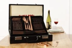 Swiss Pro+ Bestekset In Koffer-72 Delig-12 Persoons-Zwitsers Kwaliteit-Complete Set-100% Roestvrijstaal-Rose Gold 24k-Rose Goud 24K 24 Swiss Pro+ Bestekset In Koffer-72 Delig-12 Persoons-Zwitsers Kwaliteit-Complete Set-100% Roestvrijstaal-Rose Gold 24k-Rose Goud 24K -AMEFA Winkel 1200x799 2
