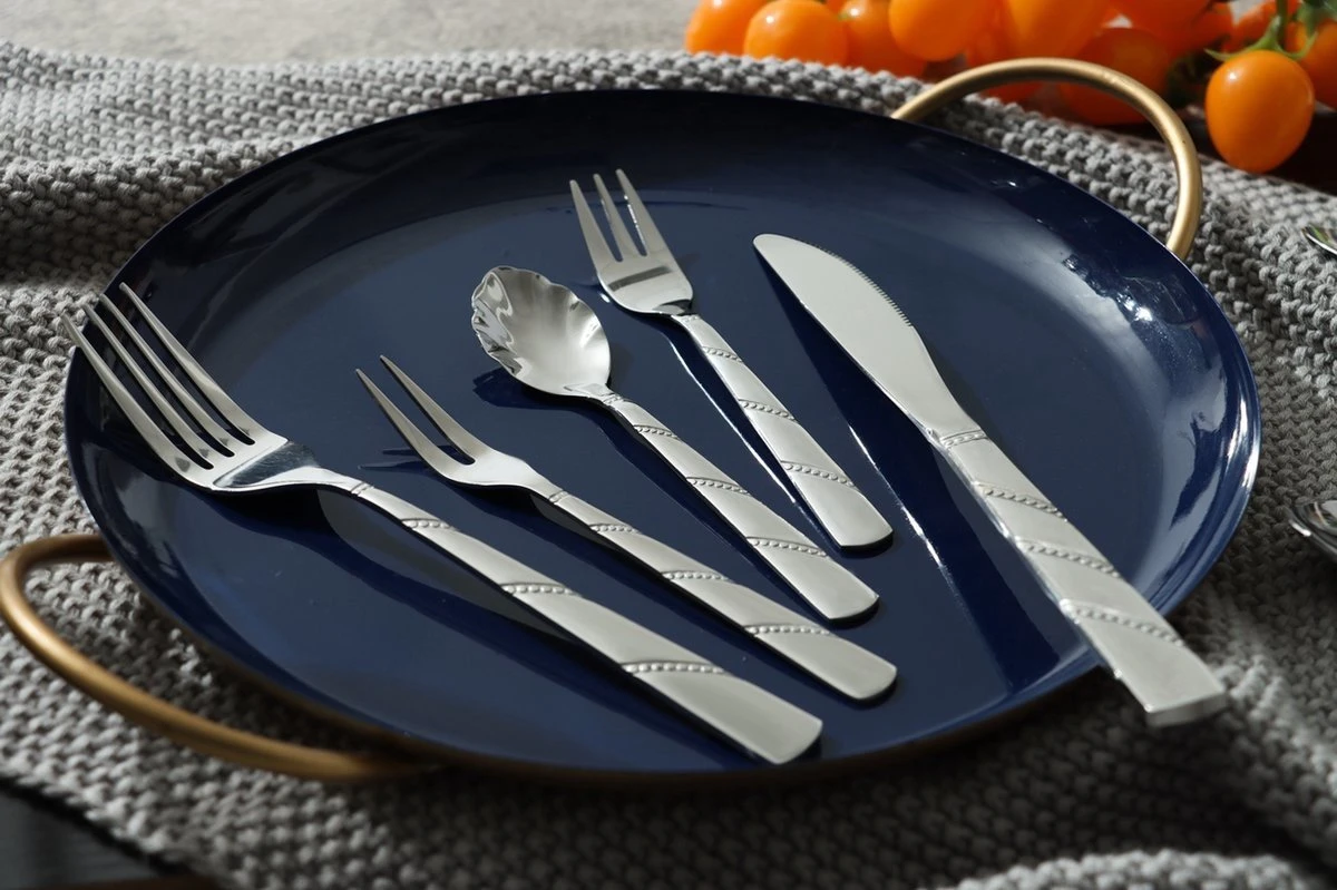 Swiss Home | Bestekset - 12 Persoons - 72-delig - Luxe Opbergkoffer - 18/10 | Limited Edition Set + Luxe Koffer 8 Swiss Home | Bestekset - 12 Persoons - 72-delig - Luxe Opbergkoffer - 18/10 | Limited Edition Set + Luxe Koffer - Afbeelding 8