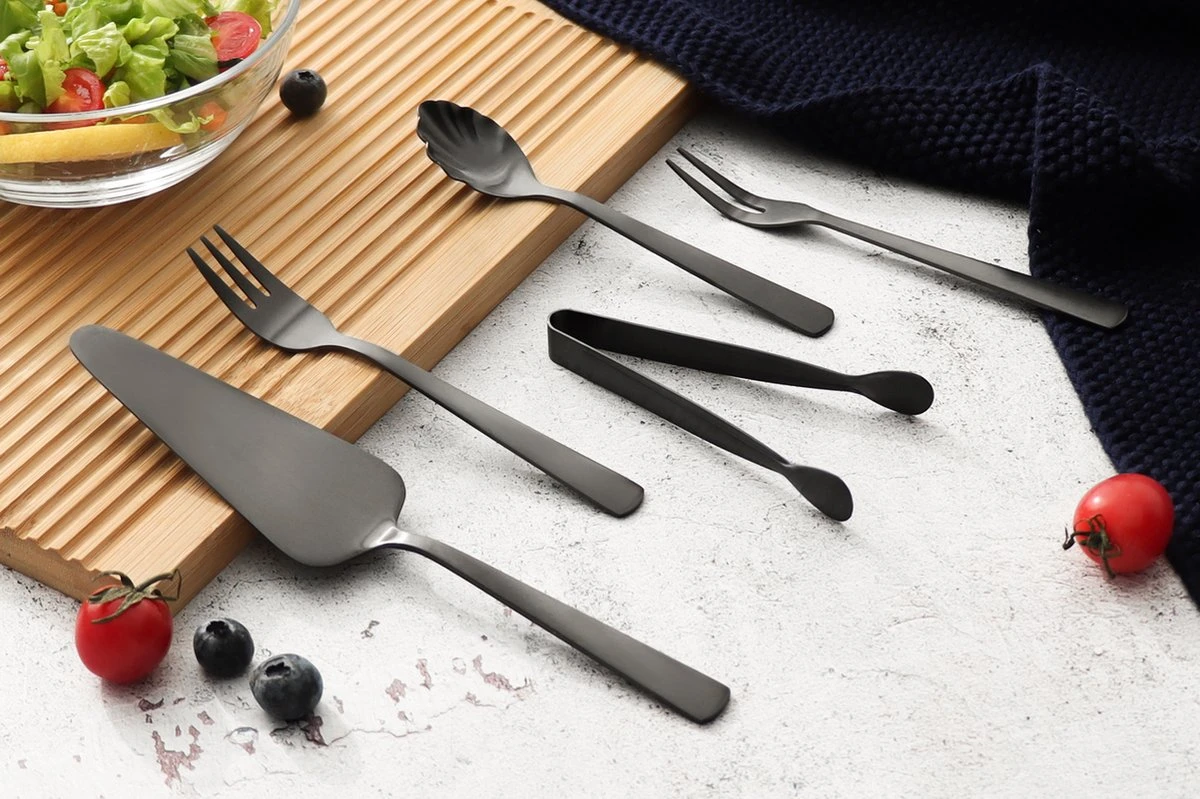 Swiss Pro+ Bestekset In Koffer-72 Delig-12 Persoons-Zwitsers Kwaliteit-Complete Set-100% Roestvrijstaal- Zwart 8 Swiss Pro+ Bestekset In Koffer-72 Delig-12 Persoons-Zwitsers Kwaliteit-Complete Set-100% Roestvrijstaal- Zwart - Afbeelding 8