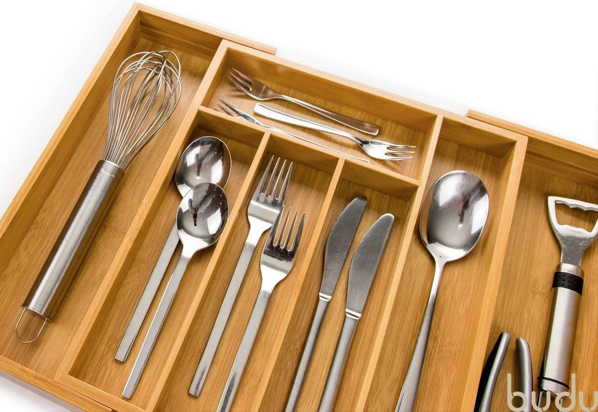 Budu Uitschuifbare Bamboe Bestekbak #33,5 (33,5 Cm Diep) - Bestekcassette Hout - Besteklade - 33,5 X 28 - 45 Cm - 5/7 Vakken 4 Budu Uitschuifbare Bamboe Bestekbak #33,5 (33,5 Cm Diep) - Bestekcassette Hout - Besteklade - 33,5 X 28 - 45 Cm - 5/7 Vakken - Afbeelding 4