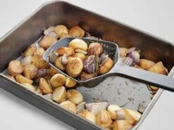 Joseph Joseph Scoop Plus Vergietlepel - Schuimspaan - Frituurschep 14 Joseph Joseph Scoop Plus Vergietlepel - Schuimspaan - Frituurschep -AMEFA Winkel 1200x900 6