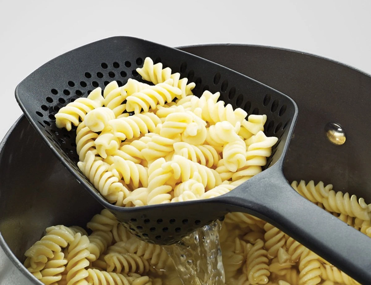 Joseph Joseph Scoop Plus Vergietlepel - Schuimspaan - Frituurschep 4 Joseph Joseph Scoop Plus Vergietlepel - Schuimspaan - Frituurschep - Afbeelding 4